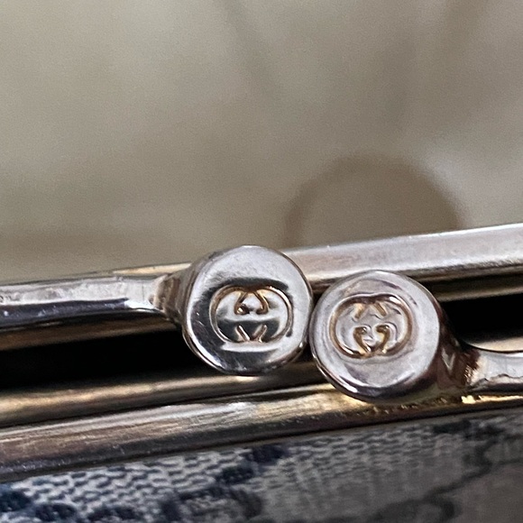 Vintage Gucci Kisslock Coin Wallet GG Authentic - Picture 4 of 14